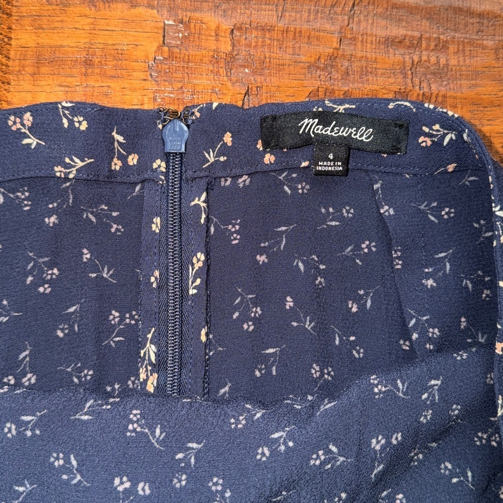 Madewell Navy Ruffle-Wrap Midi Ski Floral Skirt, size 4 - Picture 3 of 8